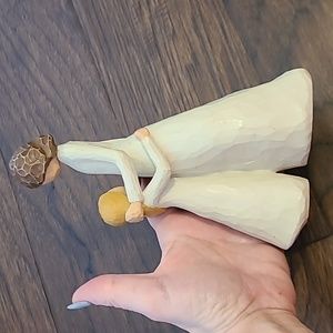 Mother and daughter Willow Tree figure